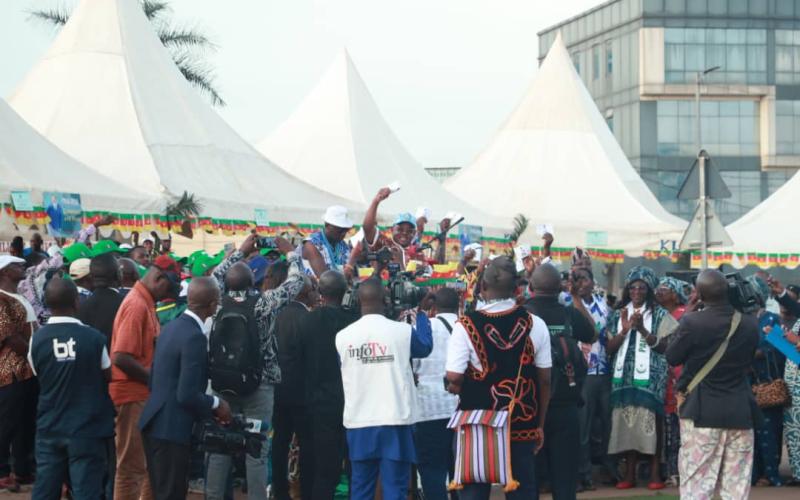 Meeting de lancement de la campagne de Yaoundé 2 à Tsinga