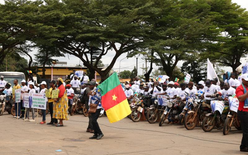 Meeting de soutien  syndicats des transporteurs et des motomans au Président-candidat